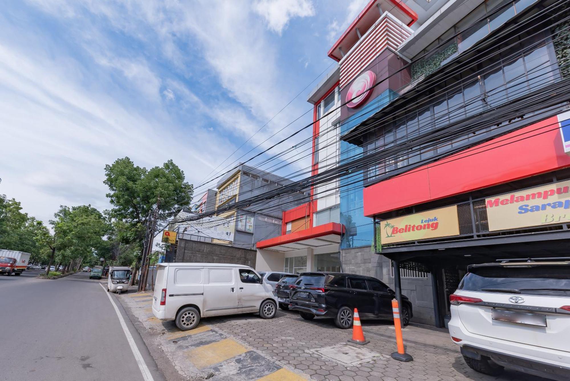 Reddoorz Hostel At Kiara Cozy Kircon Bandung Esterno foto